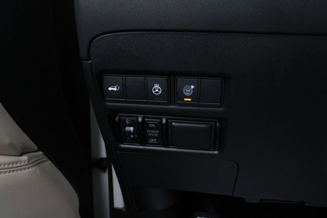 Used 2018 Nissan Armada Platinum w/ Interior Lighting Package image 9