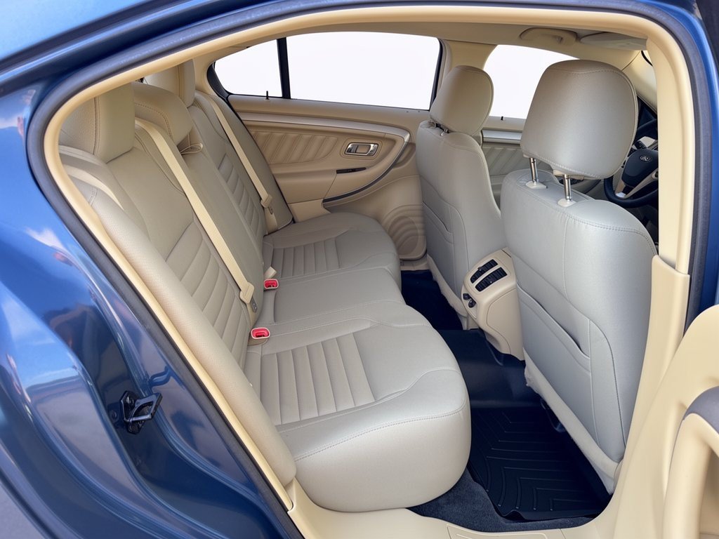 Used 2018 Ford Taurus SE FWD image 29