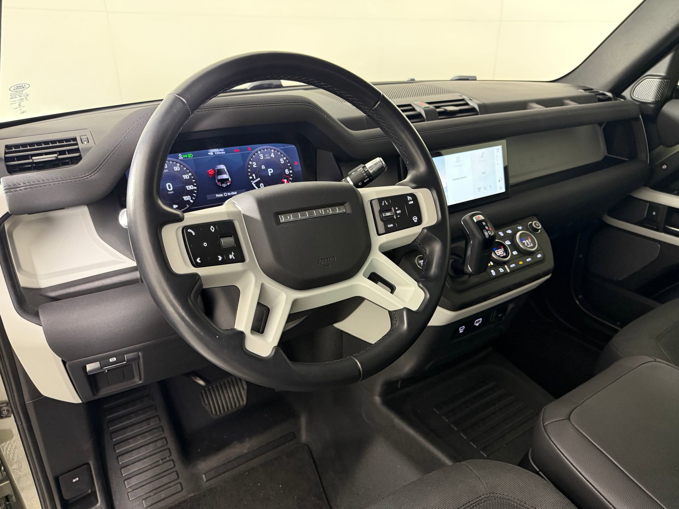Certified 2021 Land Rover Defender 90 First Edition image 4