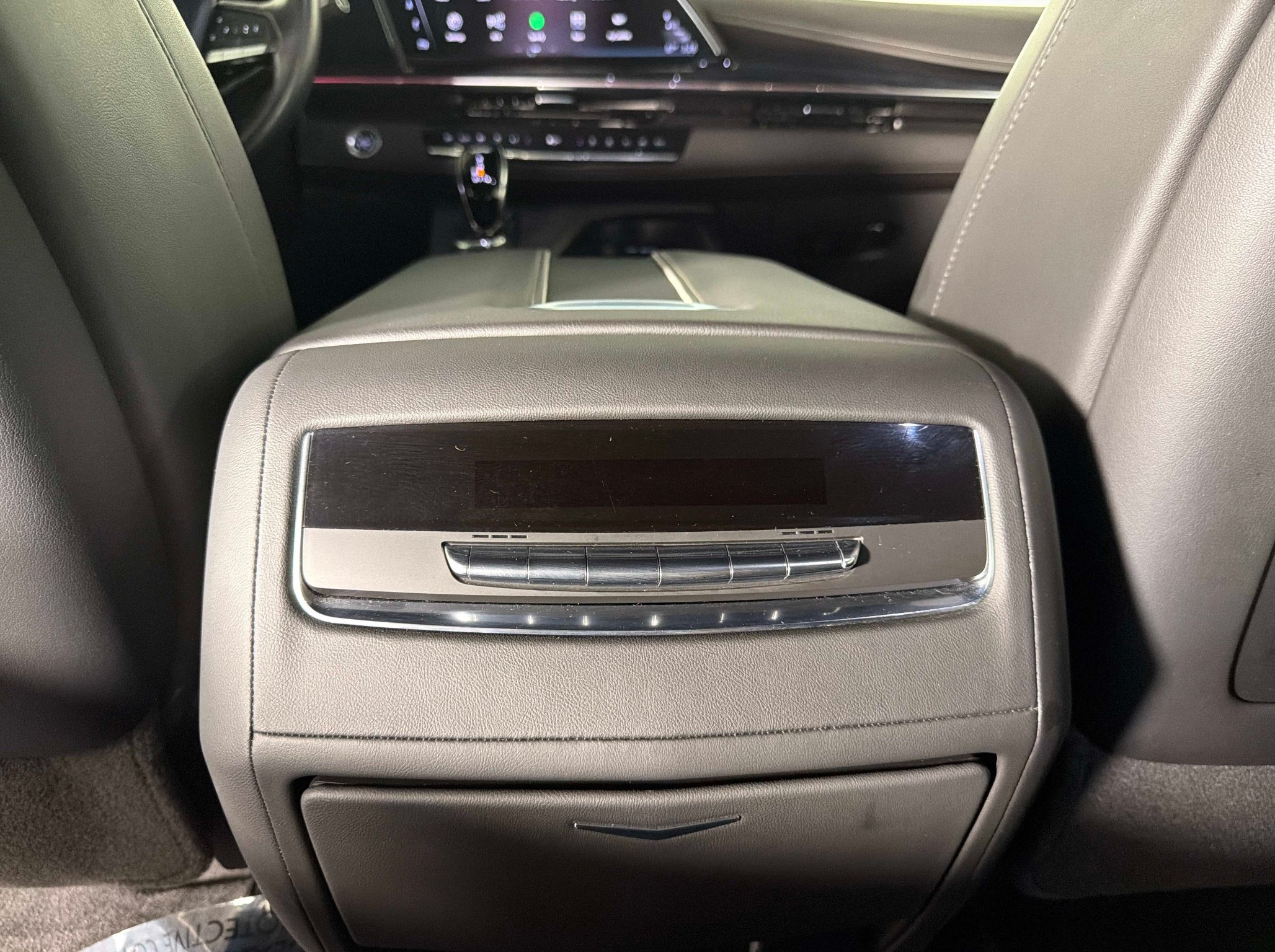 Used 2024 Cadillac Escalade ESV Sport w/ Touring Package AWD/4WD image 33