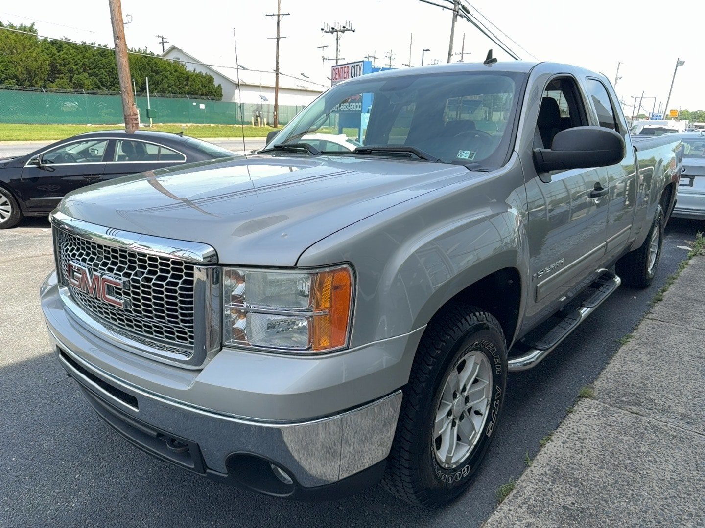 Used 2009 GMC Sierra 1500 SLE w/ Power Pack Plus AWD/4WD image 5