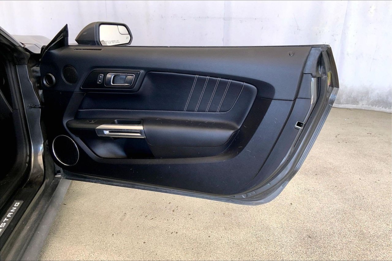 Used 2019 Ford Mustang Premium RWD image 23