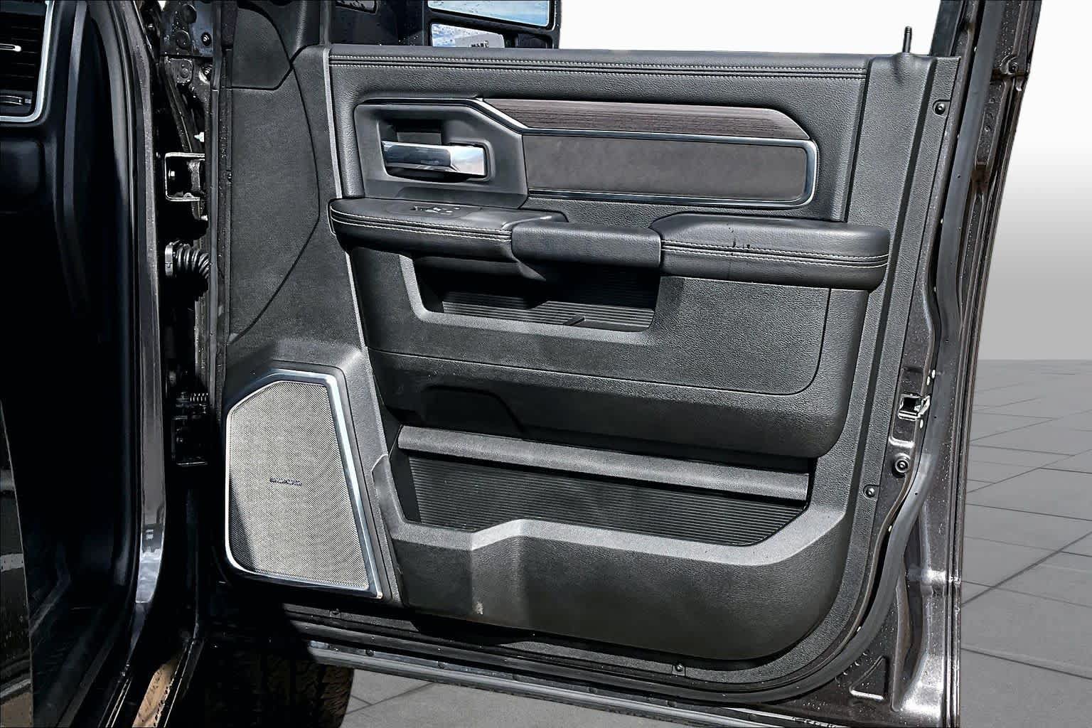 Used 2025 RAM 2500 Laramie AWD/4WD image 23