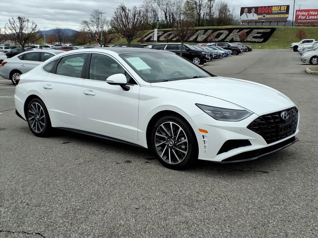 Used 2022 Hyundai Sonata Limited w/ Cargo Package image 2