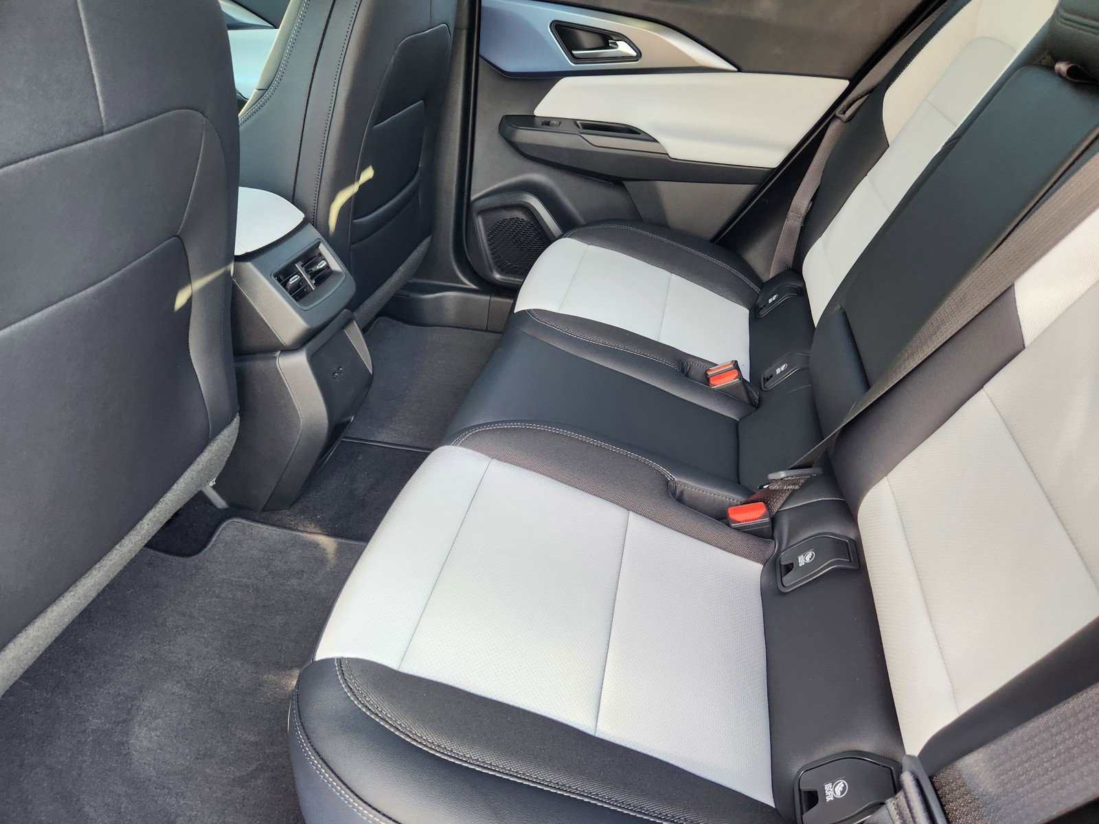 New 2026 Chevrolet Equinox EV LT image 20