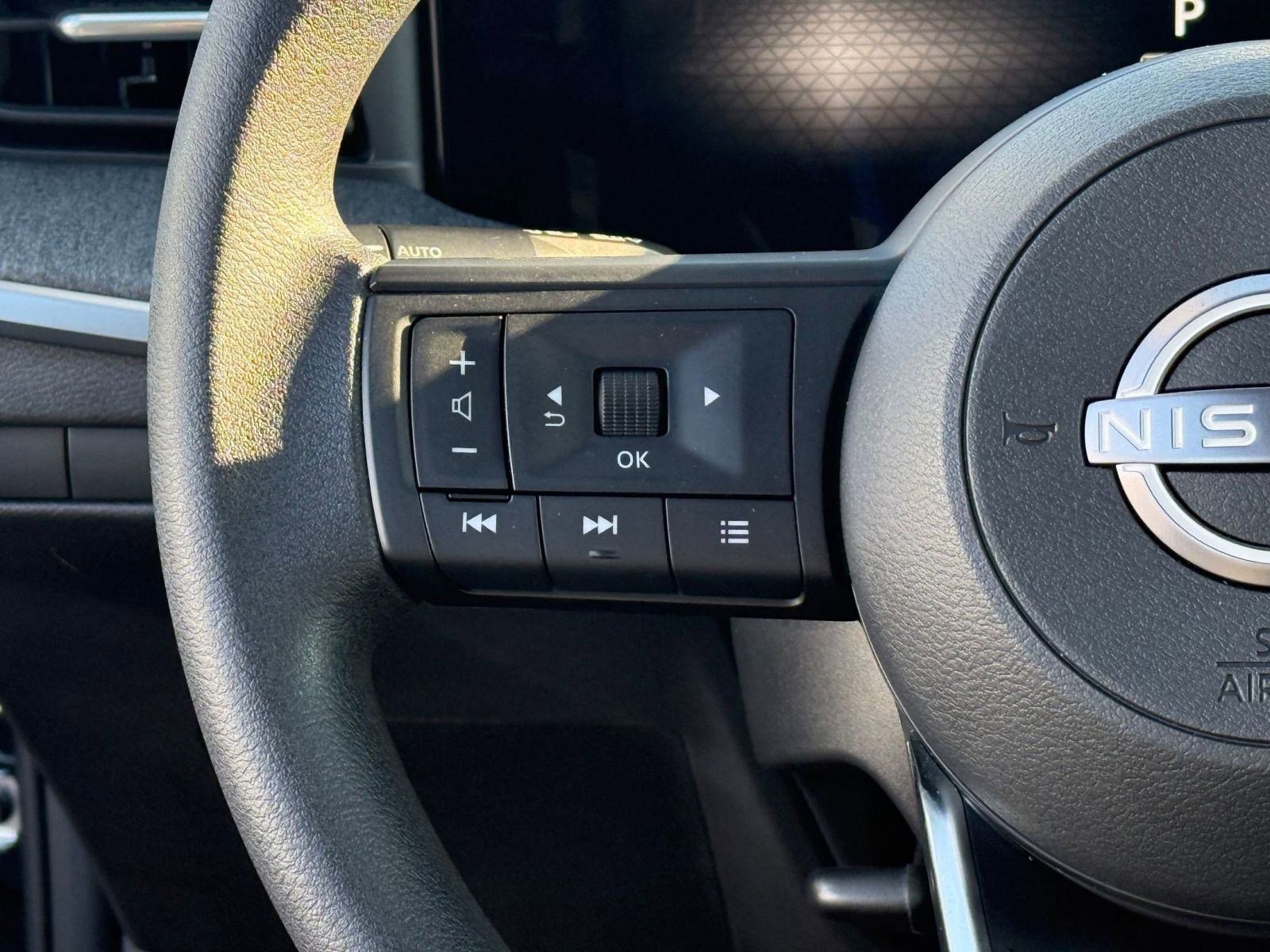 Certified 2025 Nissan Kicks SV image 15