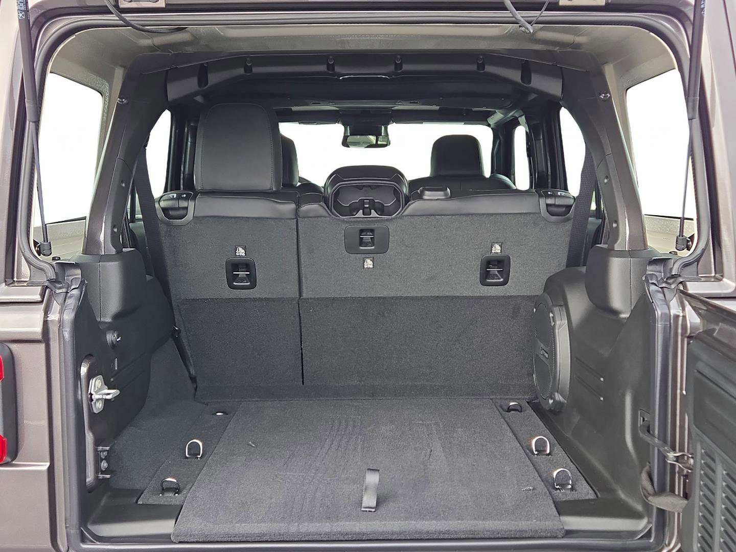 New 2026 Jeep Wrangler Unlimited Rubicon w/ Safety Group image 10