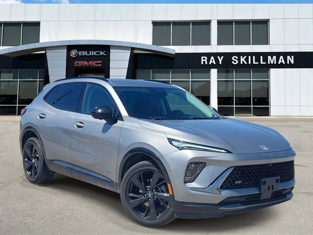 Used 2025 Buick Envision Sport Touring image 1