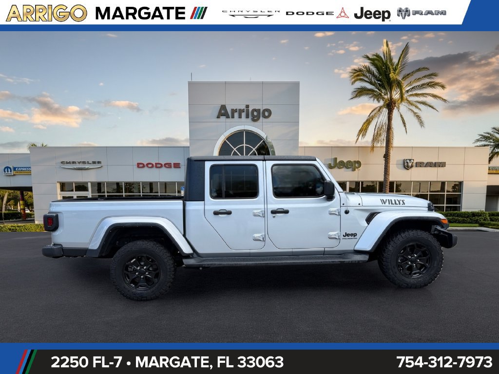 Used 2023 Jeep Gladiator Sport AWD/4WD image 8