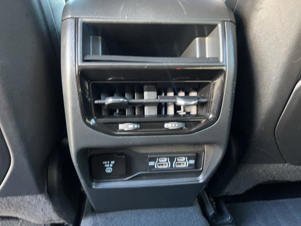 Used 2023 Jeep Grand Cherokee Altitude image 13