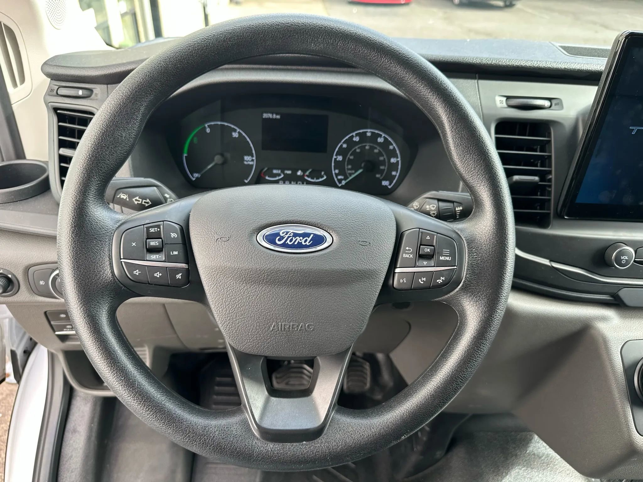 Used 2023 Ford E-Transit Low Roof image 12