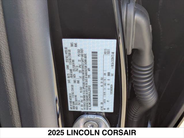 New 2025 Lincoln Corsair Reserve image 15