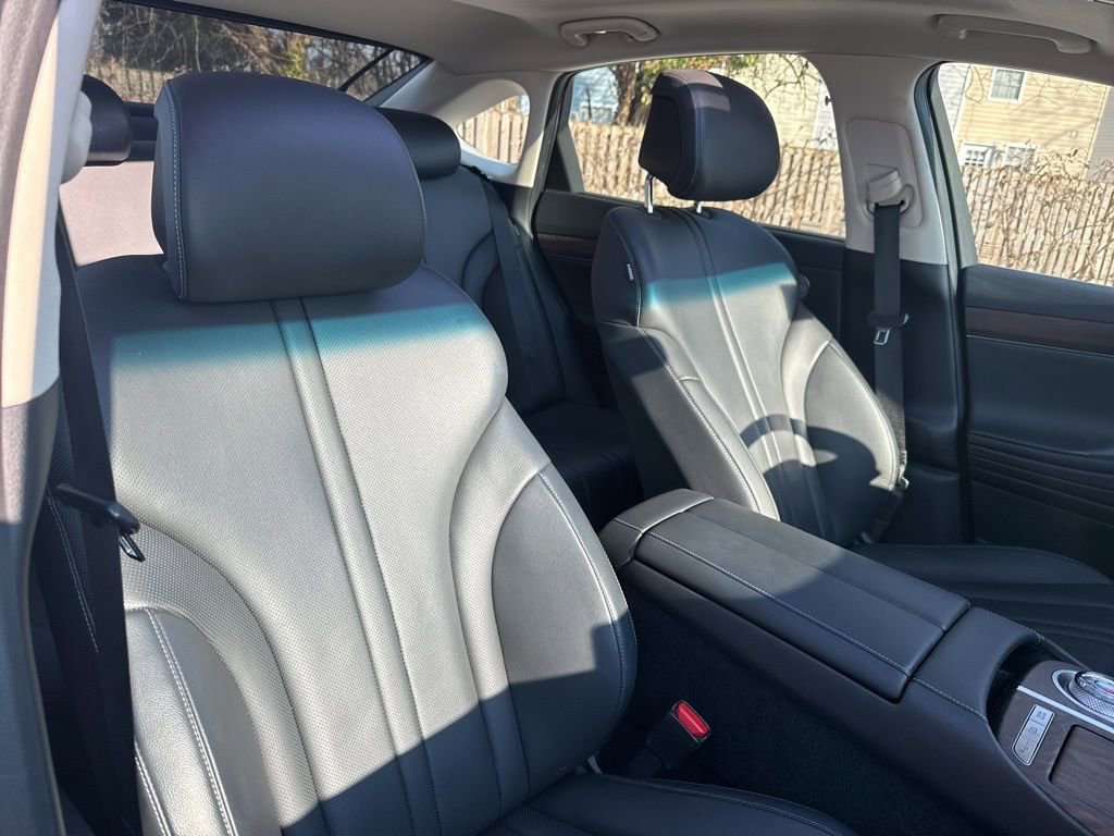 Used 2023 Genesis G80 2.5T w/ Advanced Package image 32