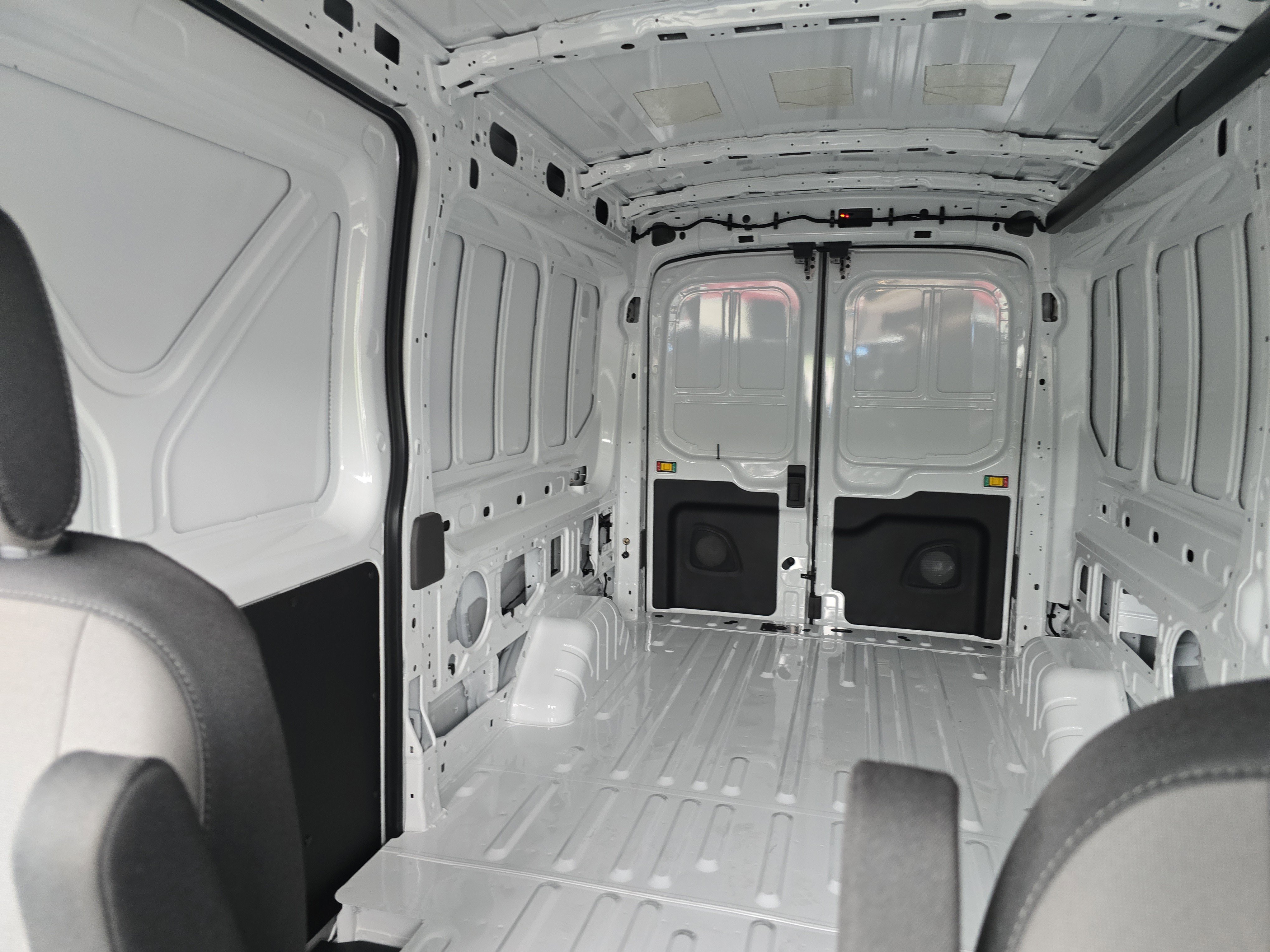 New 2025 Ford Transit 150 148 Medium Roof AWD image 32