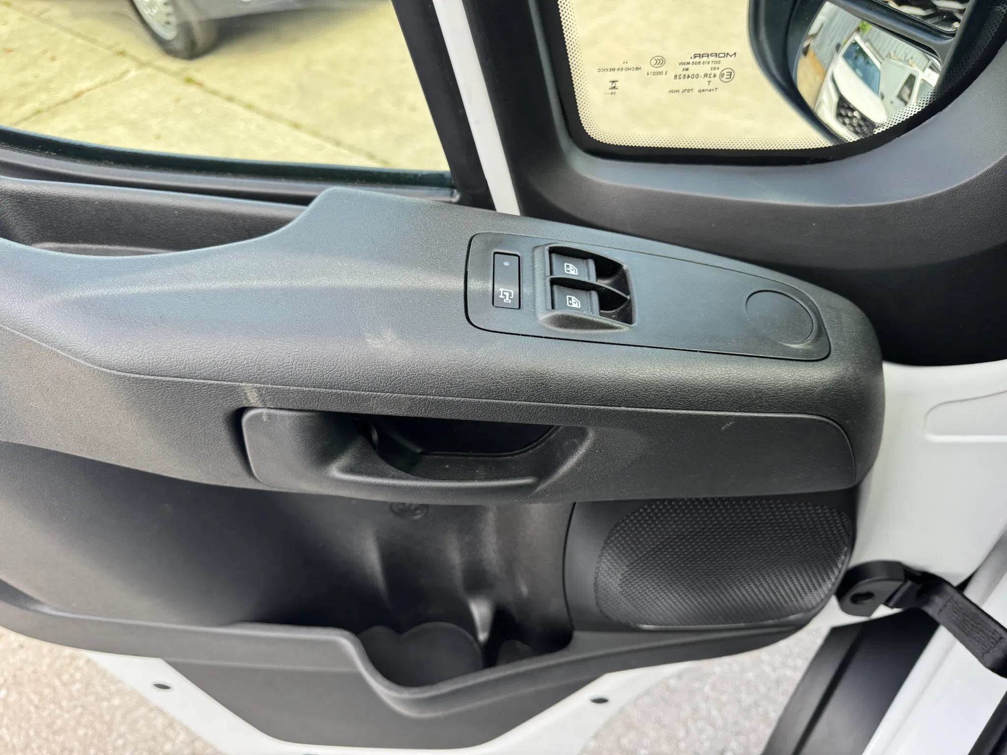 Used 2025 RAM ProMaster 2500 w/ U-Haul Equipment Group FWD image 23
