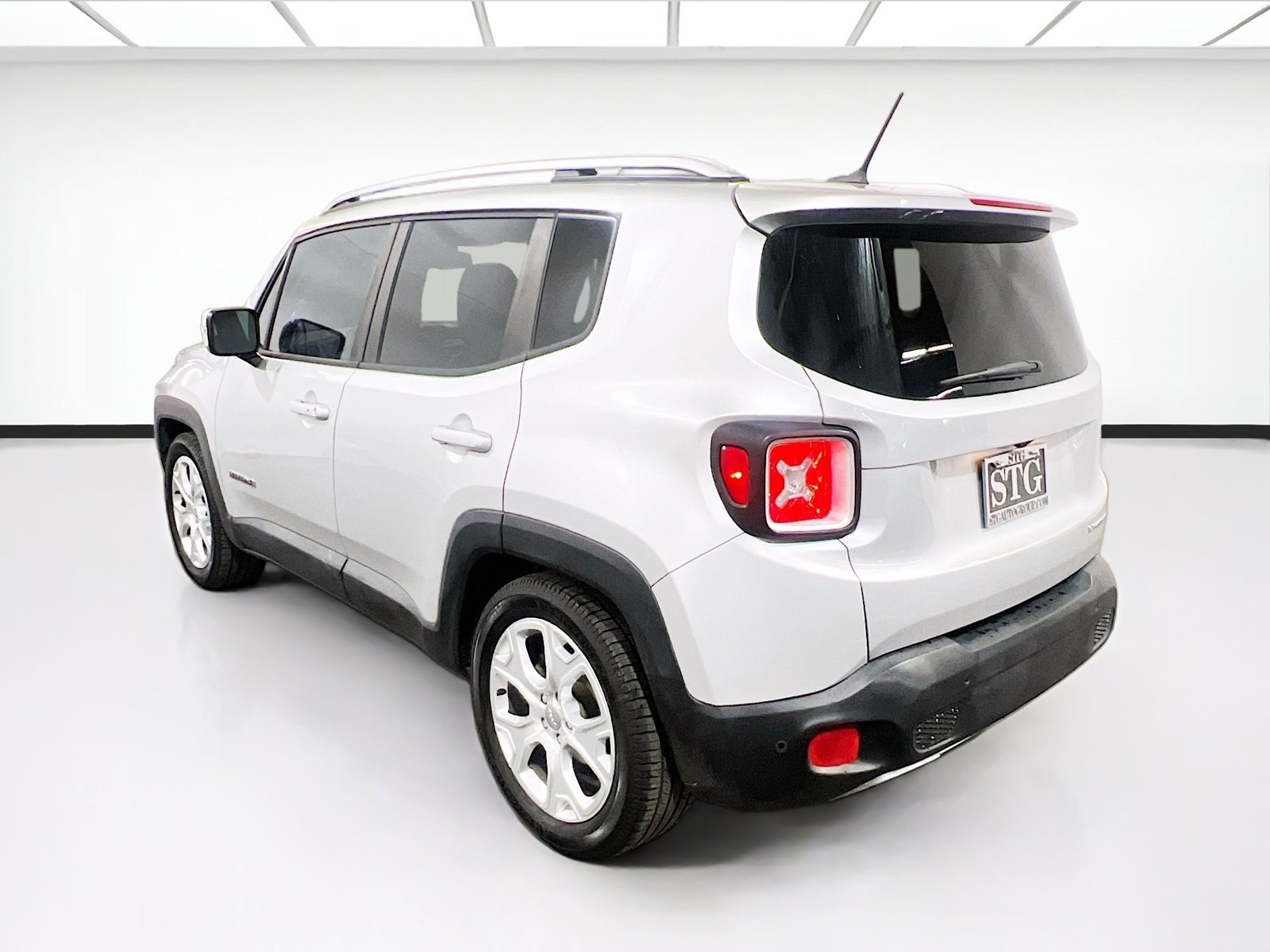 Used 2017 Jeep Renegade Limited w/ Advanced Technology Group image 6