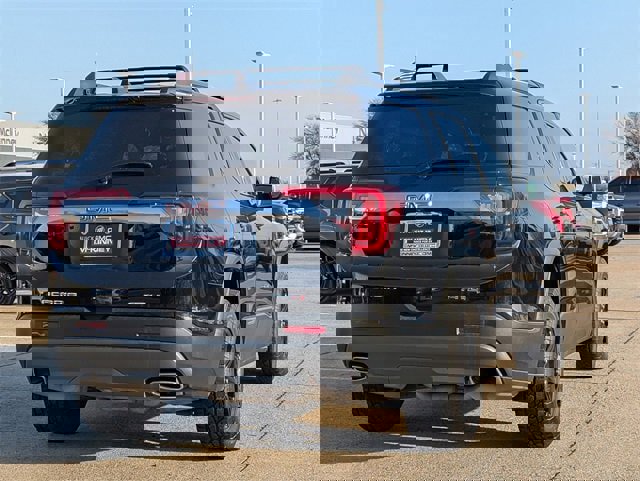 Used 2023 GMC Acadia AT4 w/ Technology Package image 30