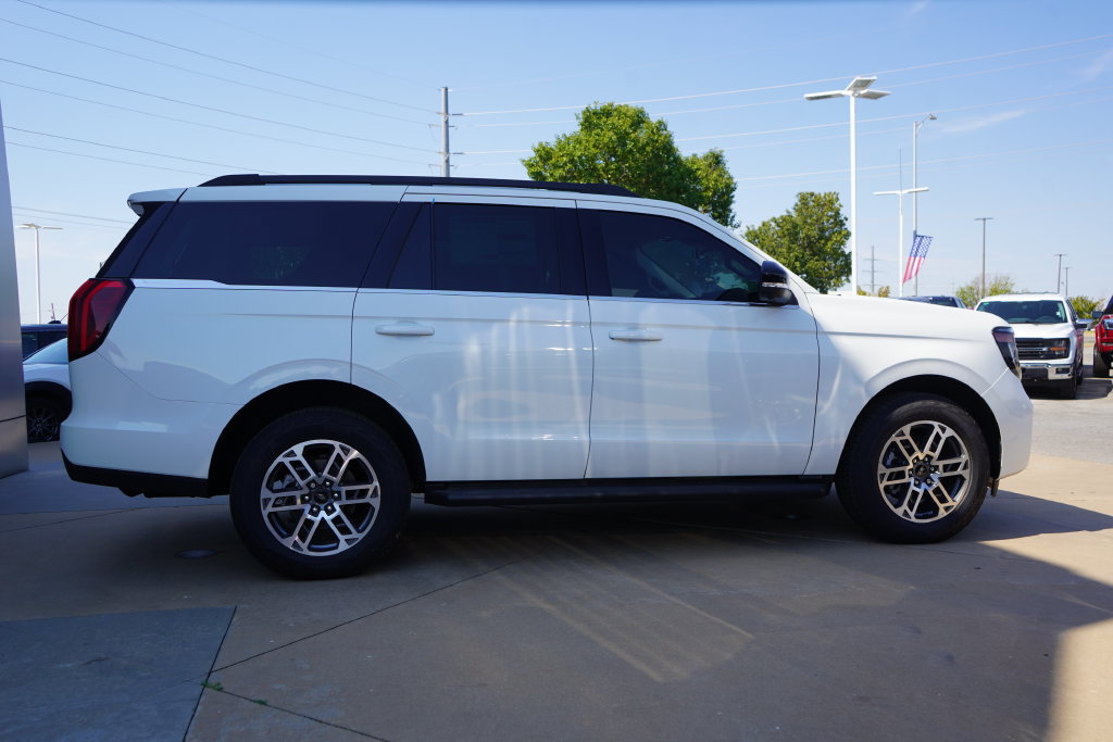 New 2026 Ford Expedition Active AWD/4WD image 11