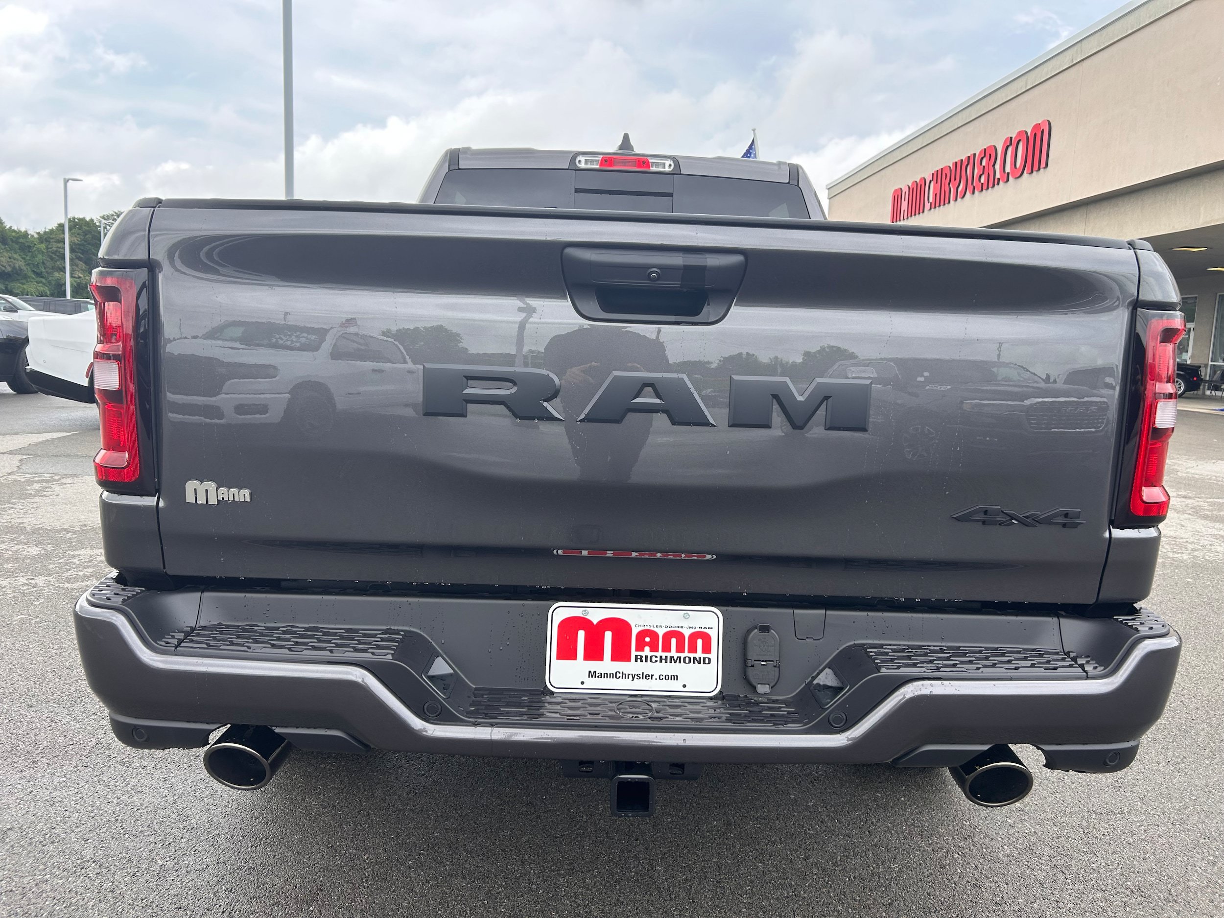 New 2026 RAM 1500 Express AWD/4WD image 4