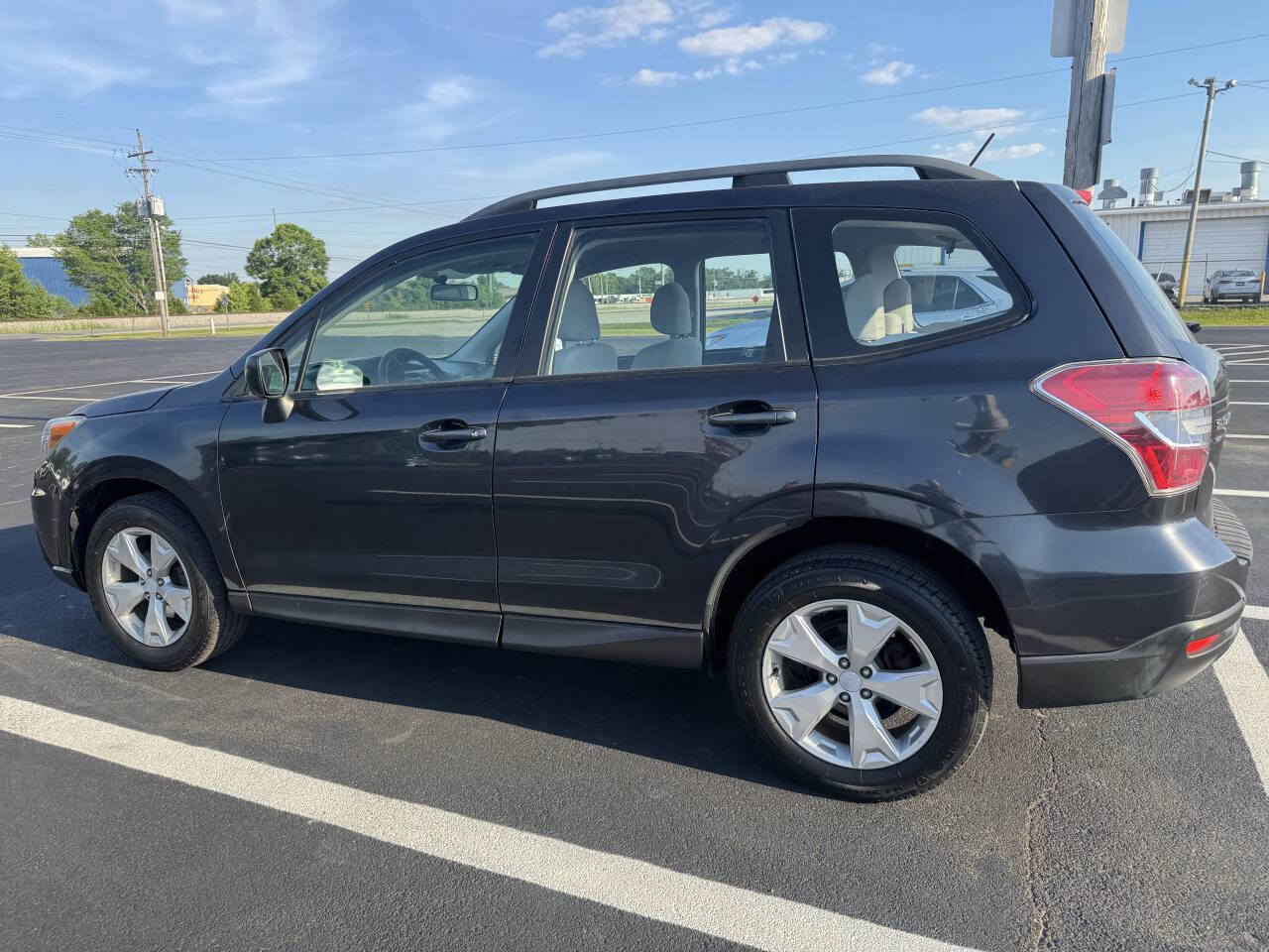 Used 2015 Subaru Forester 2.5i w/ Alloy Wheel Package AWD/4WD image 4