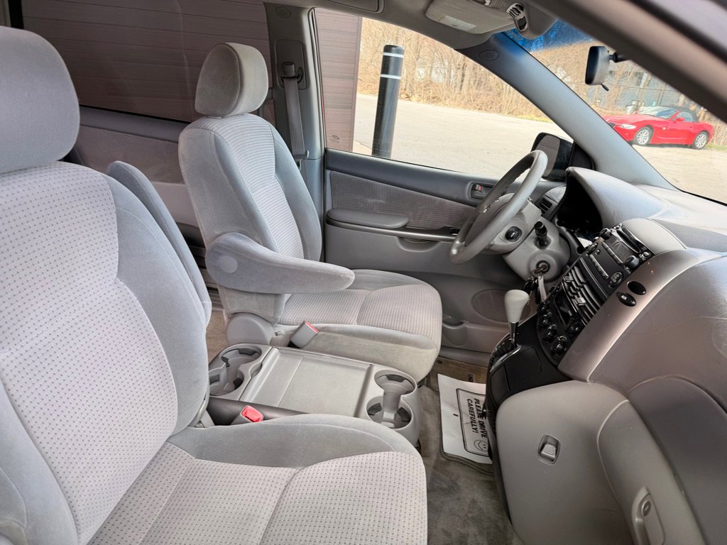 Used 2006 Toyota Sienna CE FWD image 20