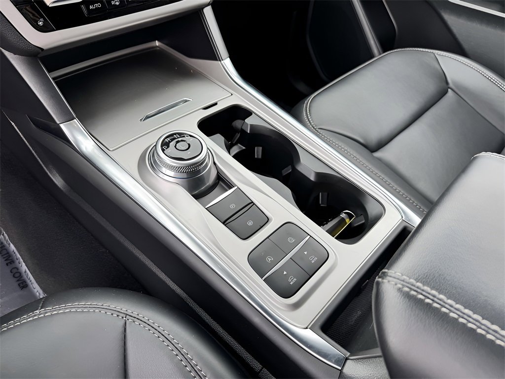 Used 2023 Ford Explorer XLT w/ Equipment Group 202A image 21