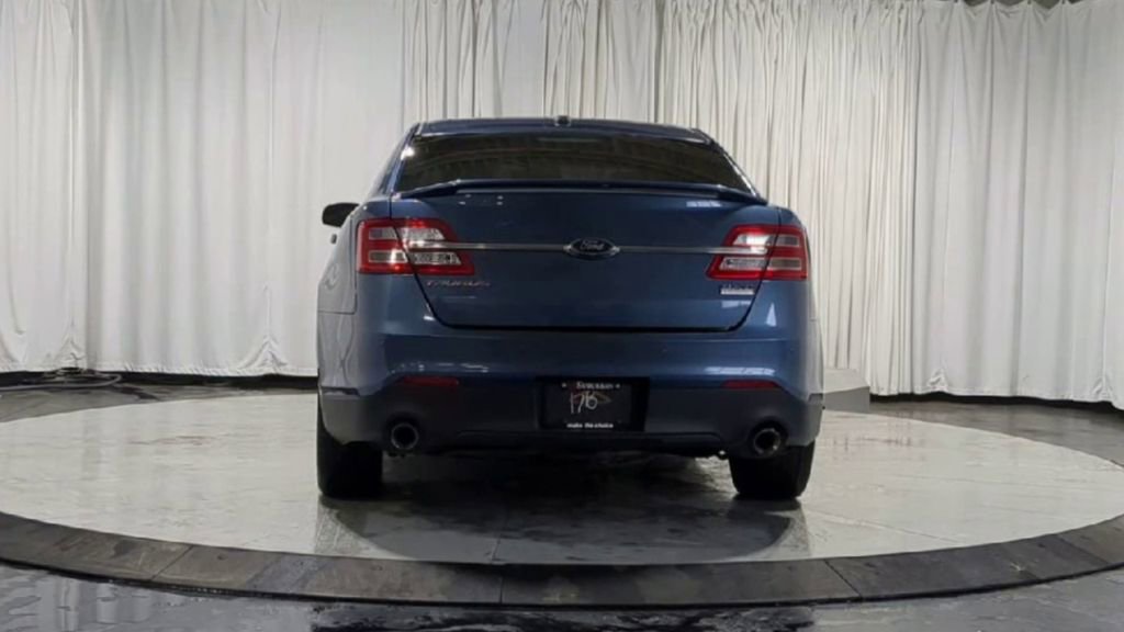 Used 2018 Ford Taurus SHO image 9