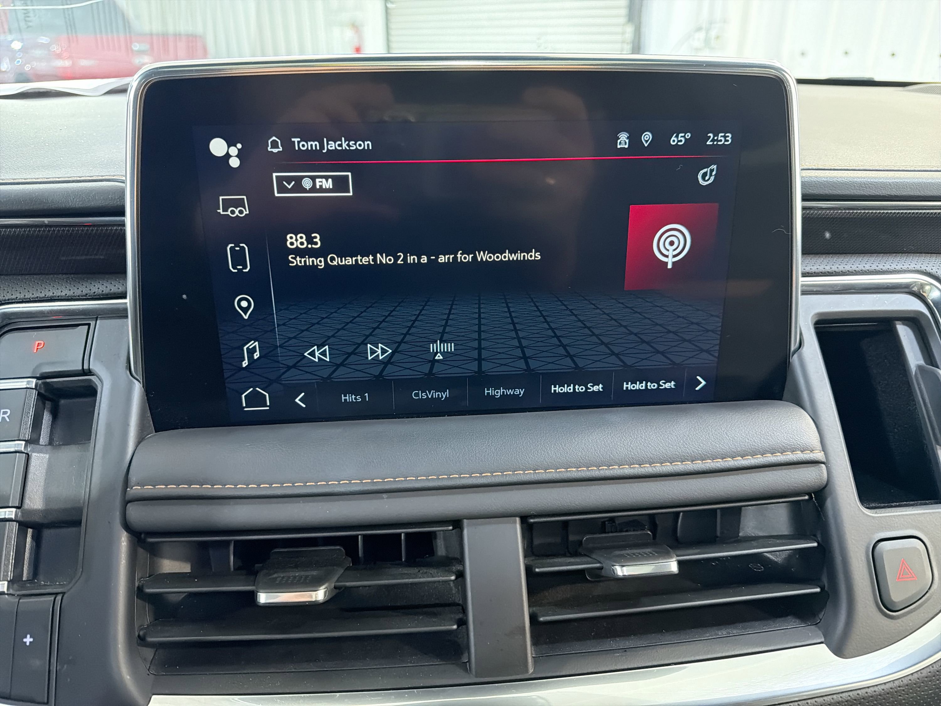Used 2024 GMC Yukon AT4 AWD/4WD image 17