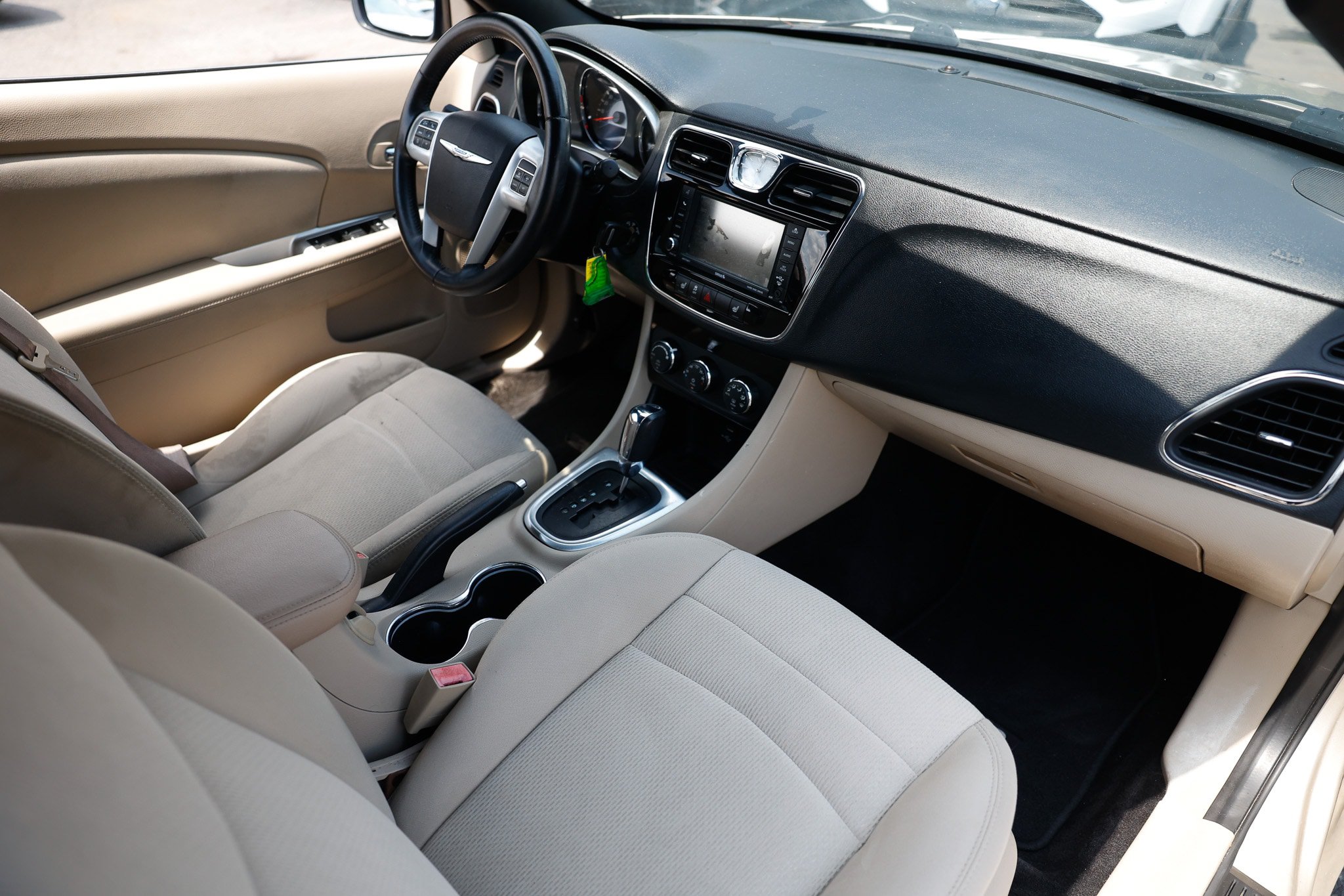 Used 2013 Chrysler 200 Touring w/ Cold Weather Group FWD image 18