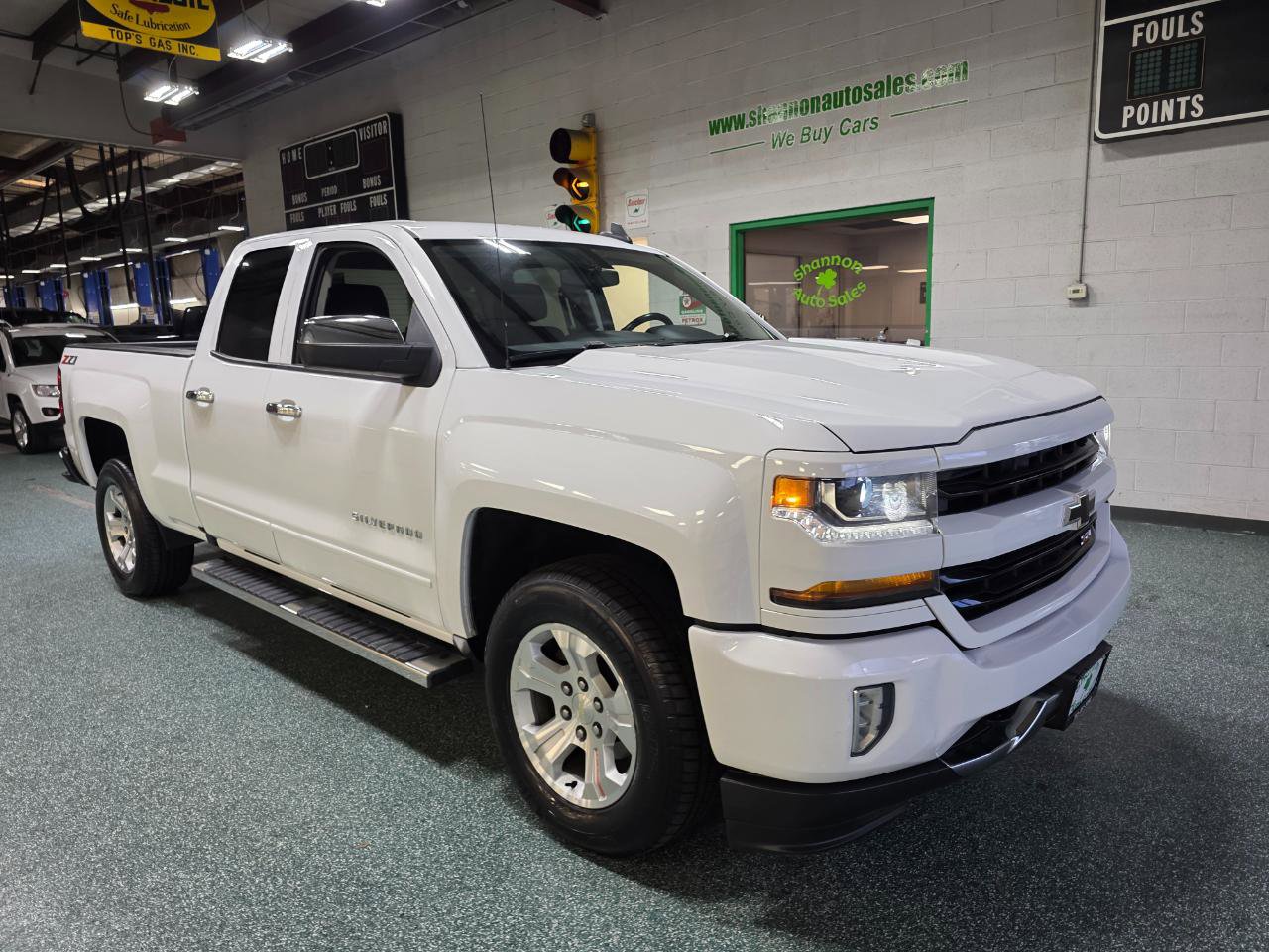 Used 2018 Chevrolet Silverado 1500 LT w/ All Star Edition image 4