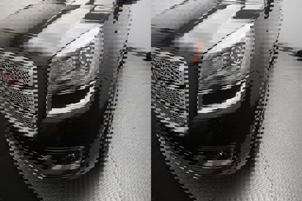 Used 2014 GMC Acadia Denali image 25