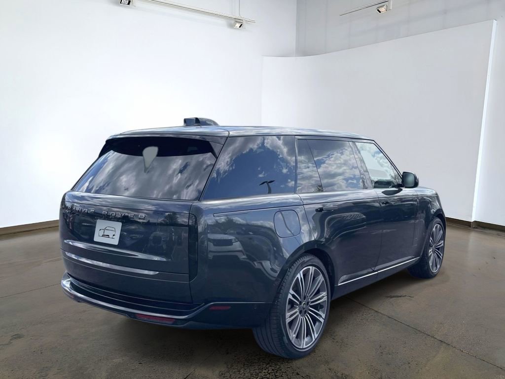 Used 2024 Land Rover Range Rover Long Wheelbase SE AWD/4WD image 4