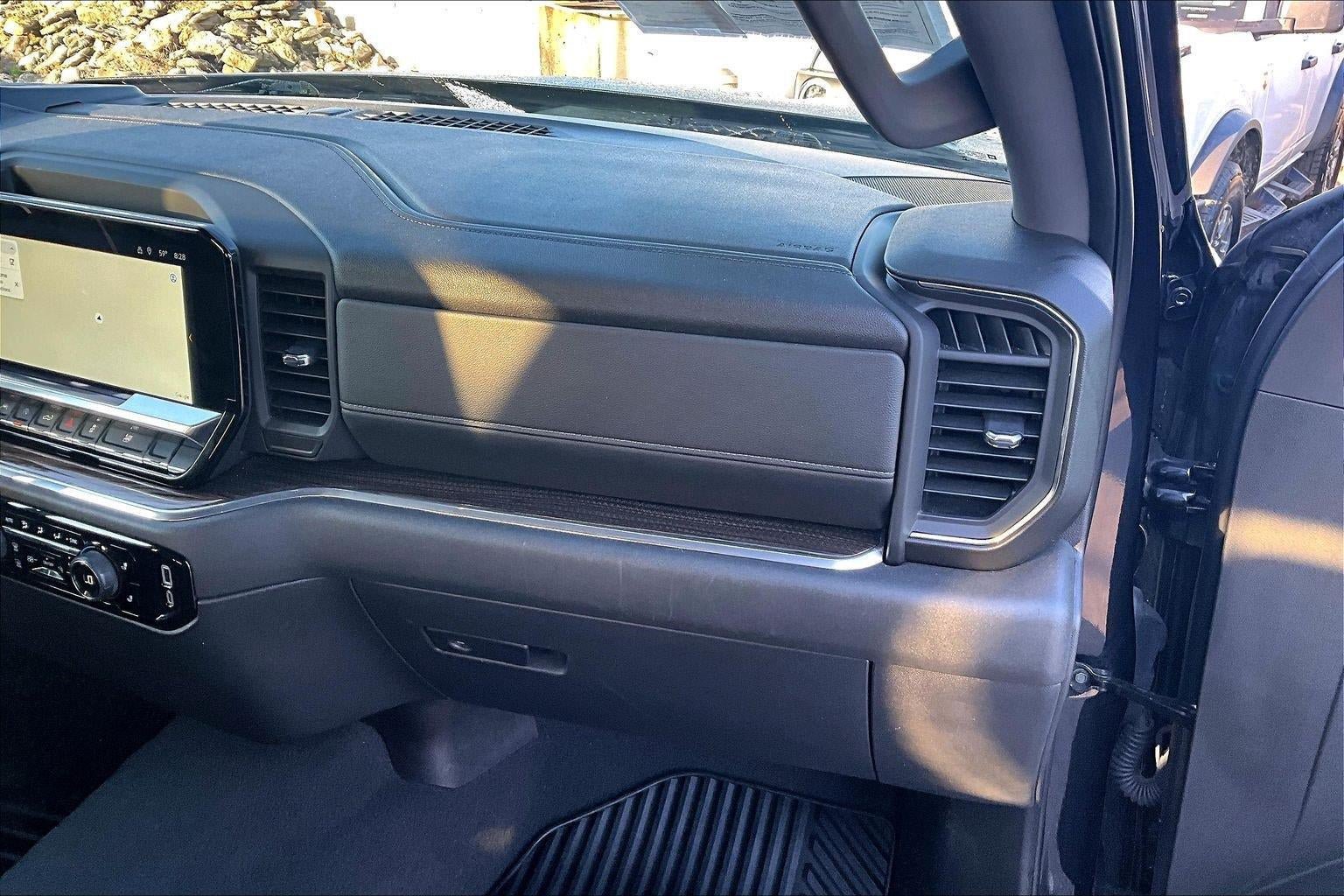 Used 2024 Chevrolet Silverado 1500 LT AWD/4WD image 14