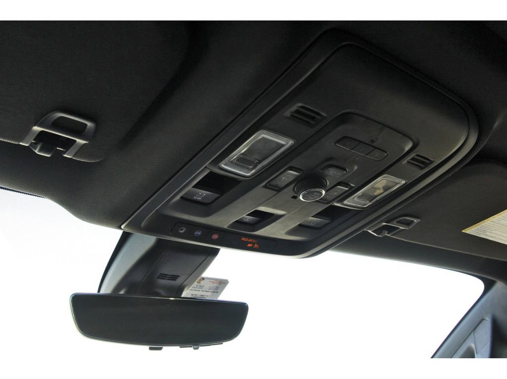 Used 2021 Chevrolet Suburban Premier image 11