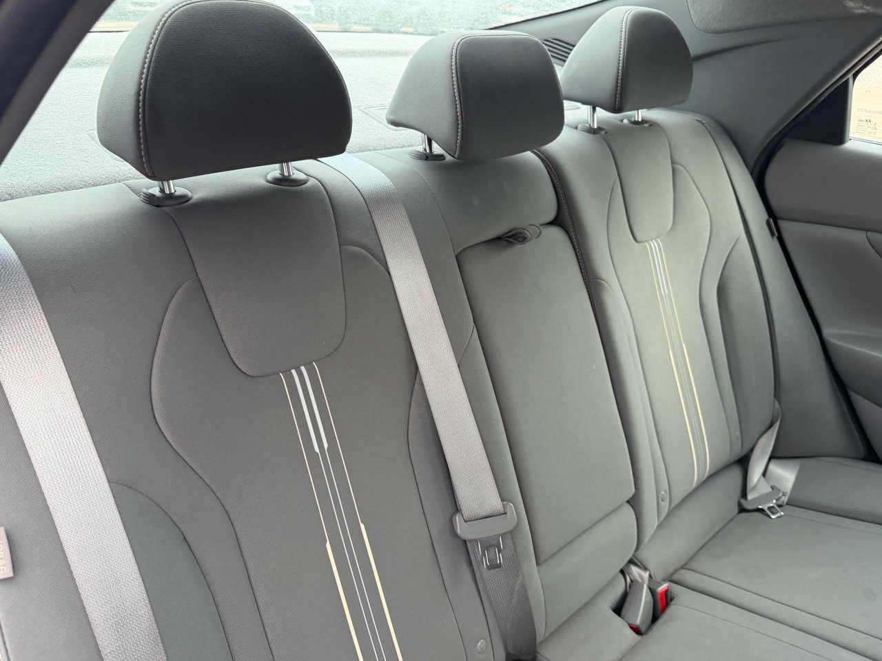 Used 2025 Hyundai Elantra SEL FWD image 28