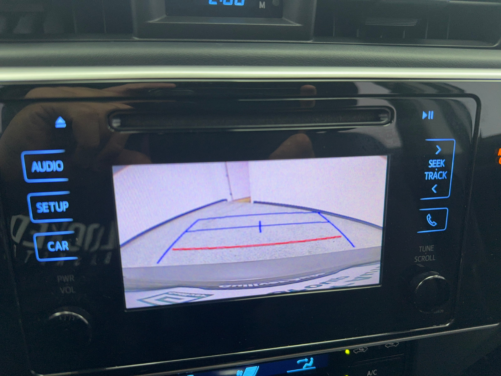 Used 2018 Toyota Corolla LE FWD image 17