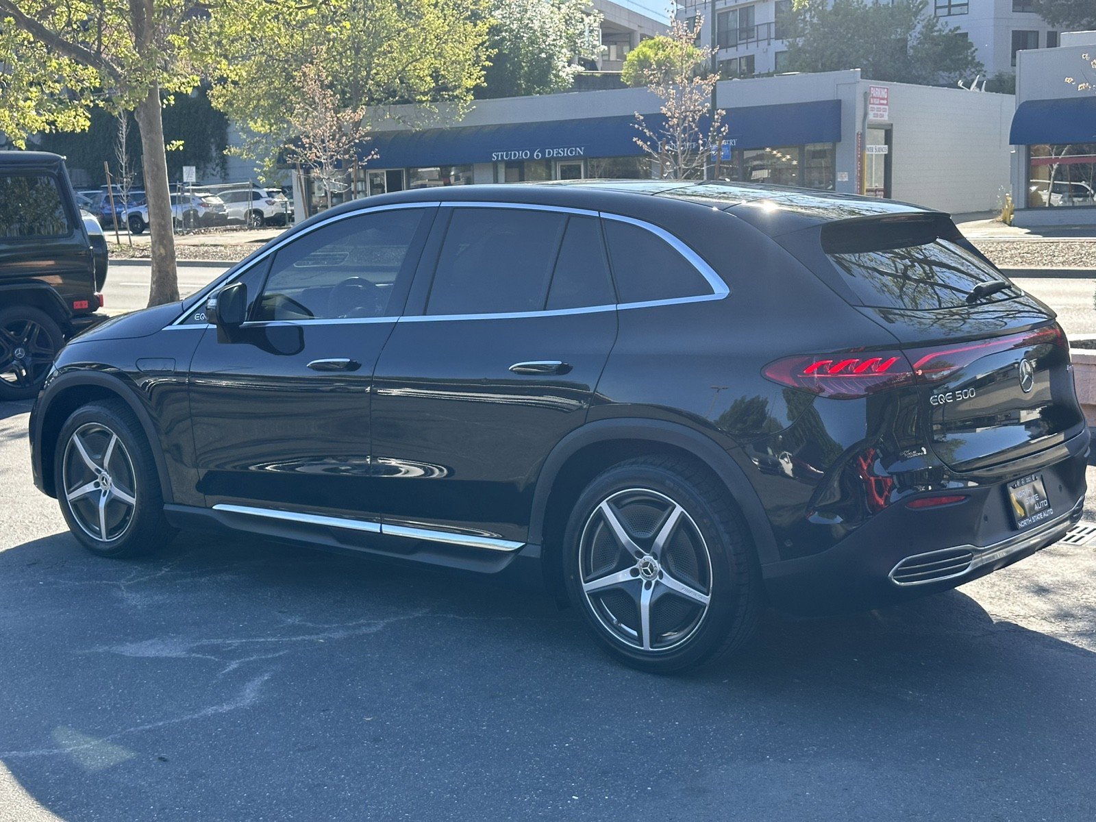 Used 2023 Mercedes-Benz EQE 500 4MATIC SUV image 12