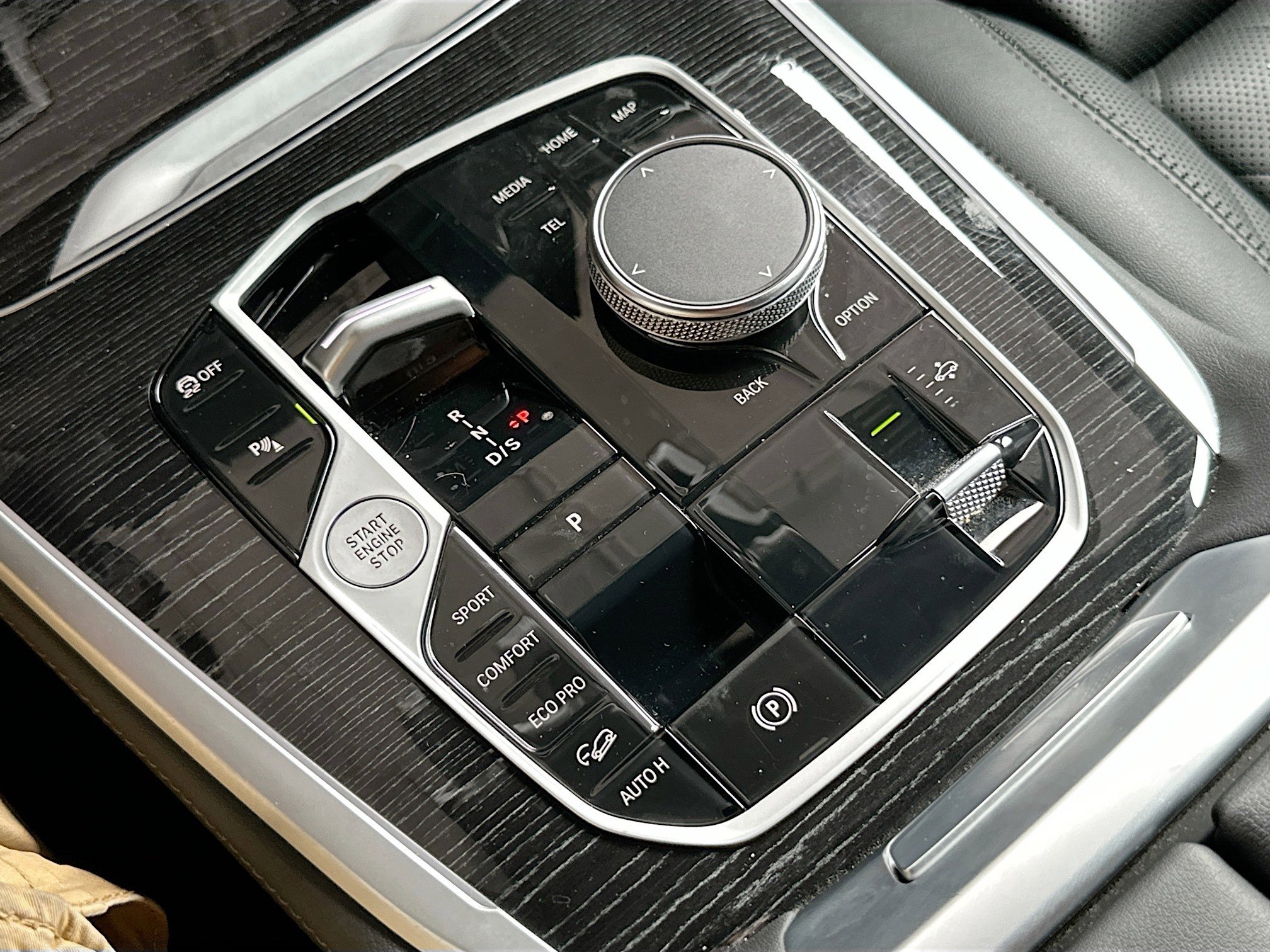 Certified 2023 BMW X7 xDrive40i w/ M Sport Package image 17