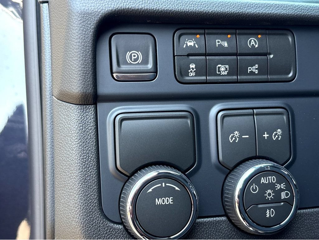 New 2026 Chevrolet Suburban LT w/ Comfort Package RWD image 15