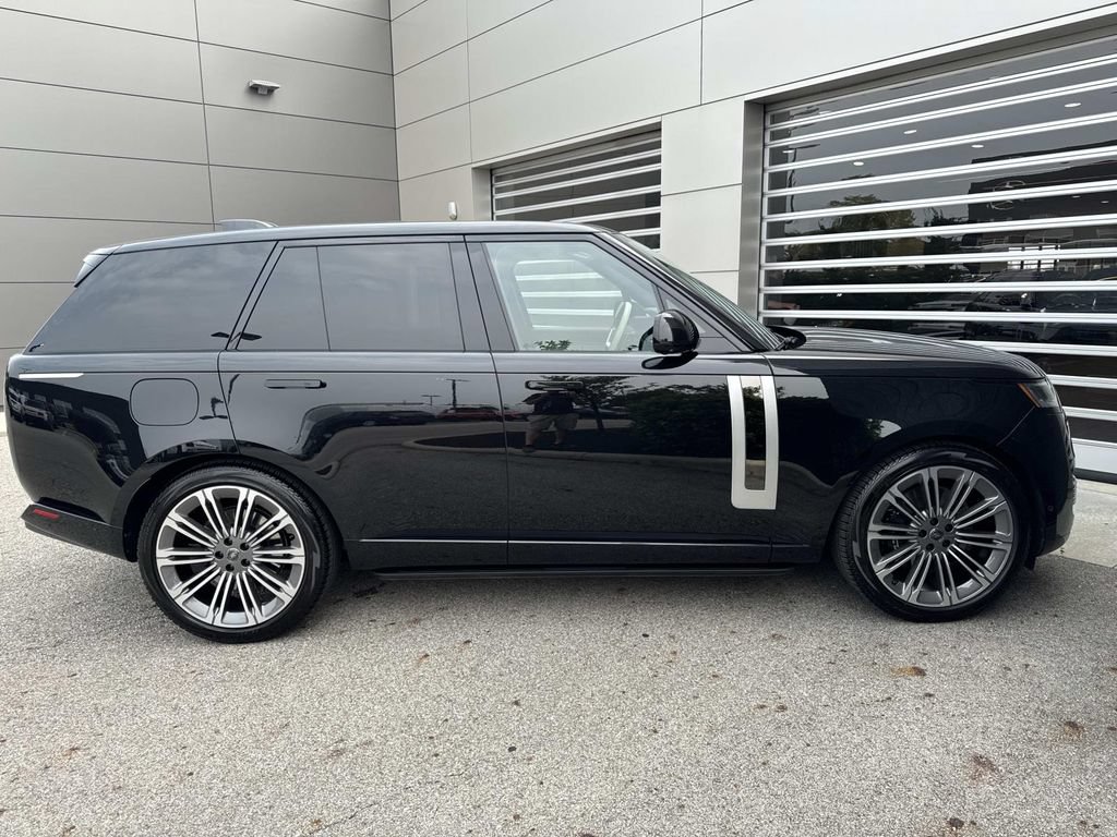 Certified 2024 Land Rover Range Rover SV AWD/4WD image 8