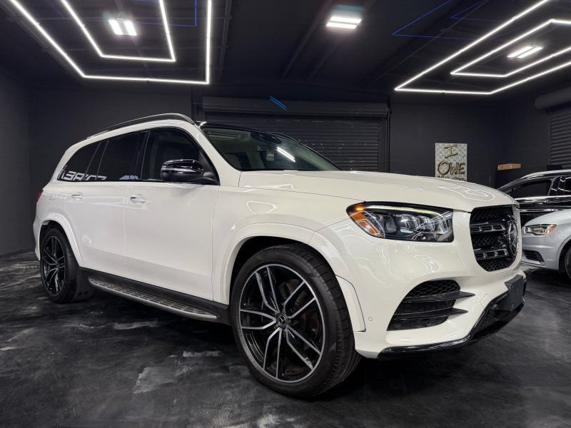 Used 2021 Mercedes-Benz GLS 580 4MATIC image 3