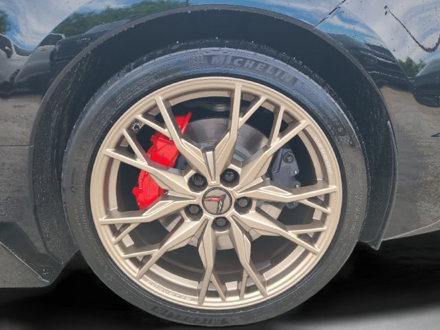 Used 2025 Chevrolet Corvette Stingray Preferred Conv w/ Z51 Performance Package RWD image 31