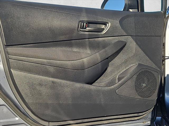 Used 2025 Toyota Corolla LE FWD image 10