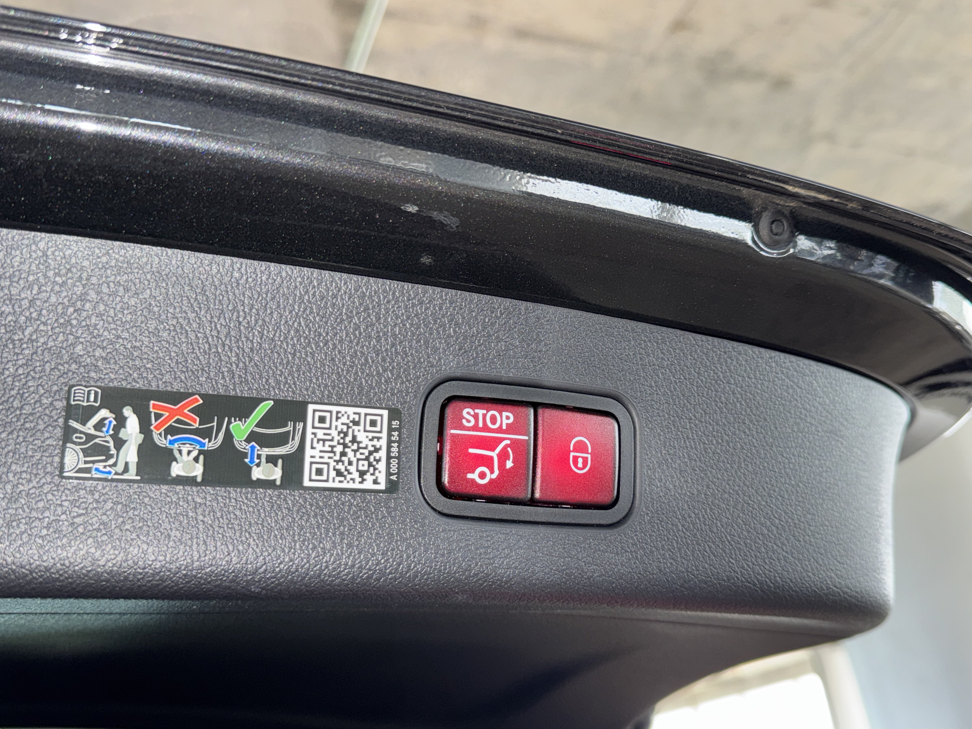Used 2025 Mercedes-Benz GLC 300 image 14