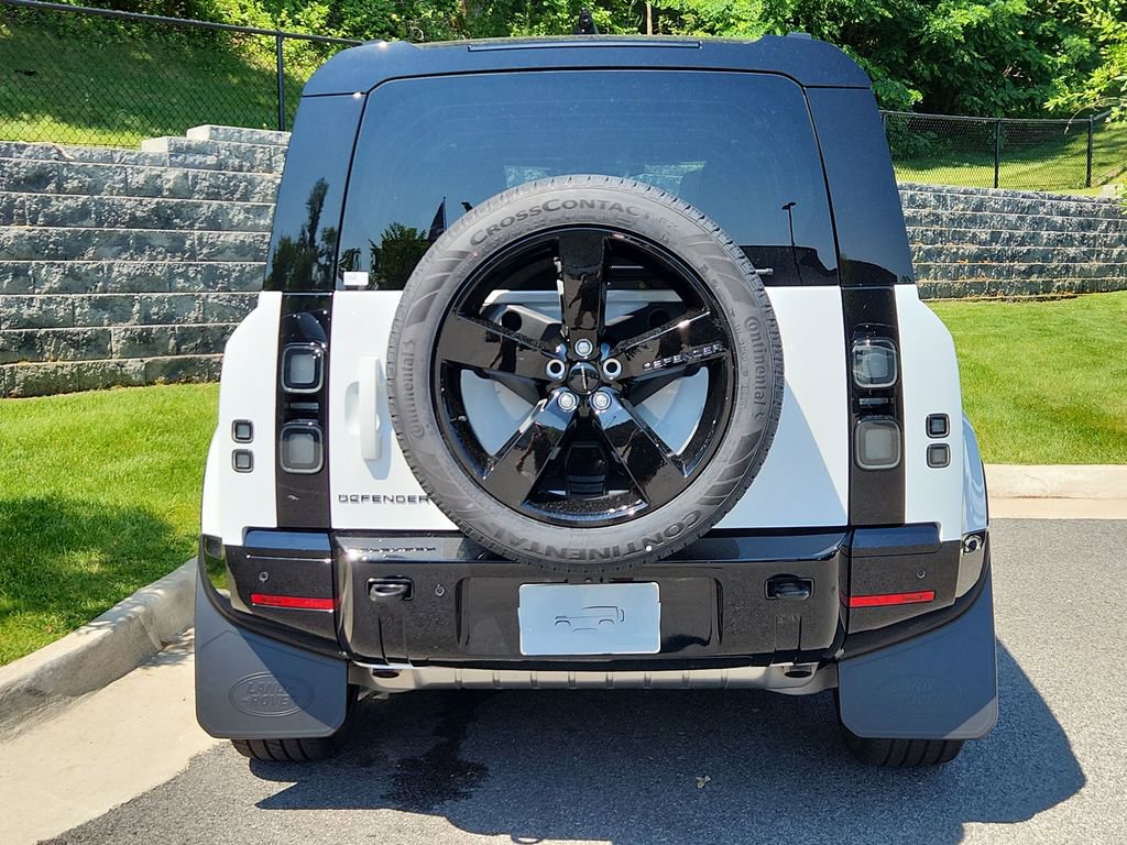 New 2026 Land Rover Defender 110 X-Dynamic SE AWD/4WD image 7
