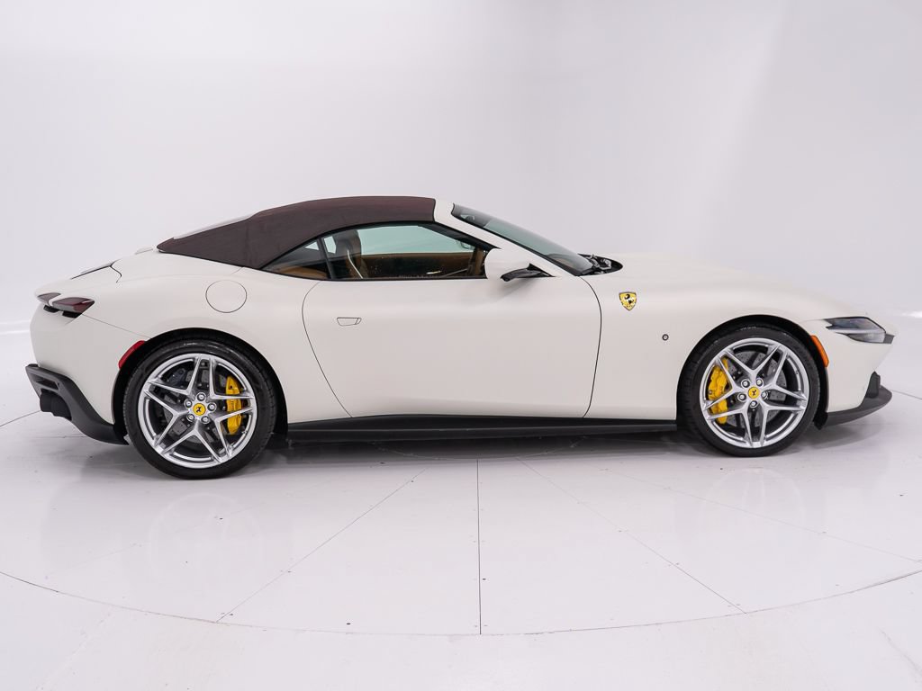 Used 2025 Ferrari Roma Spider RWD image 15