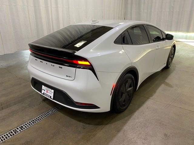 Used 2023 Toyota Prius LE image 4