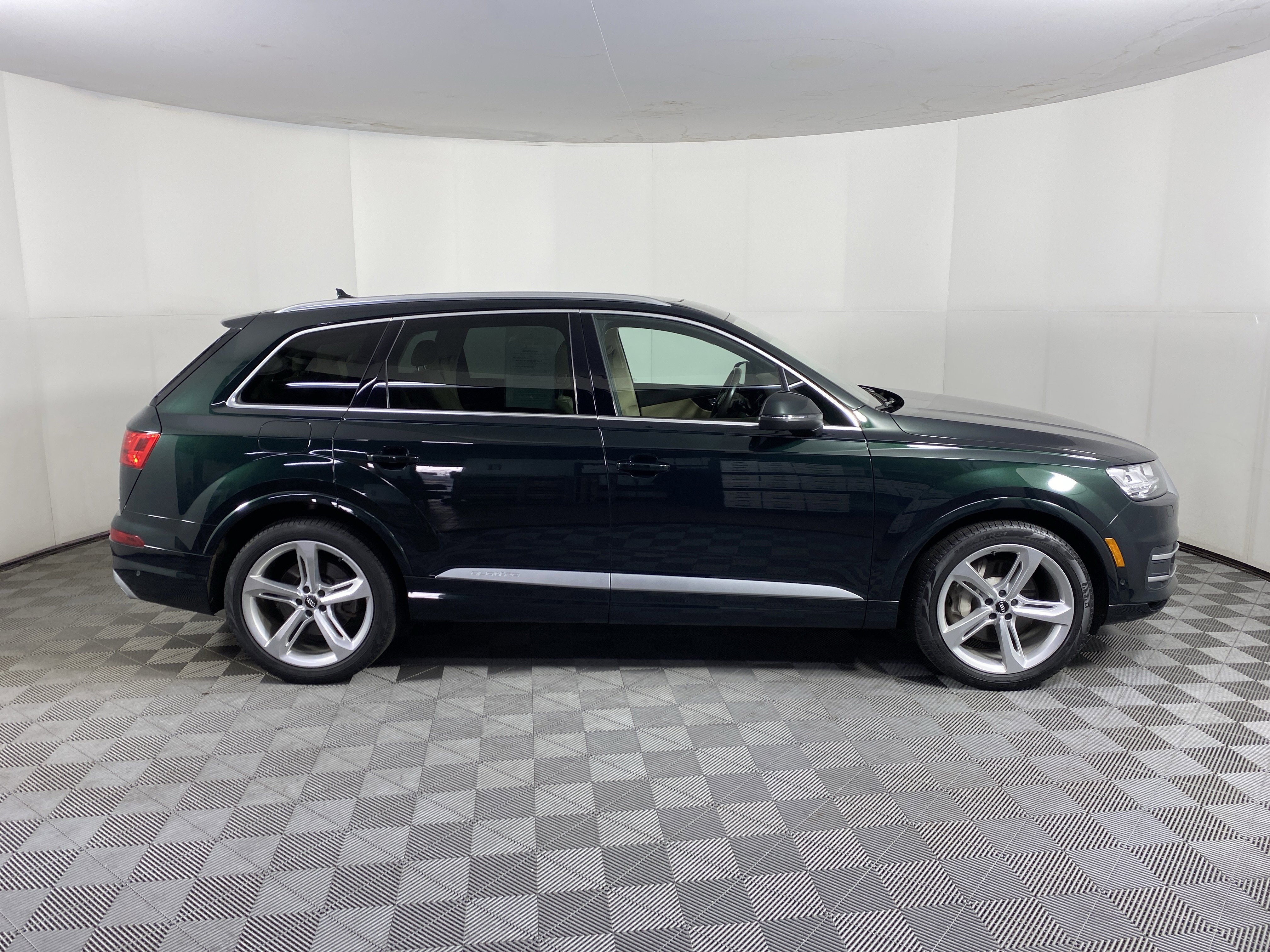 Used 2019 Audi Q7 3.0T Prestige image 7