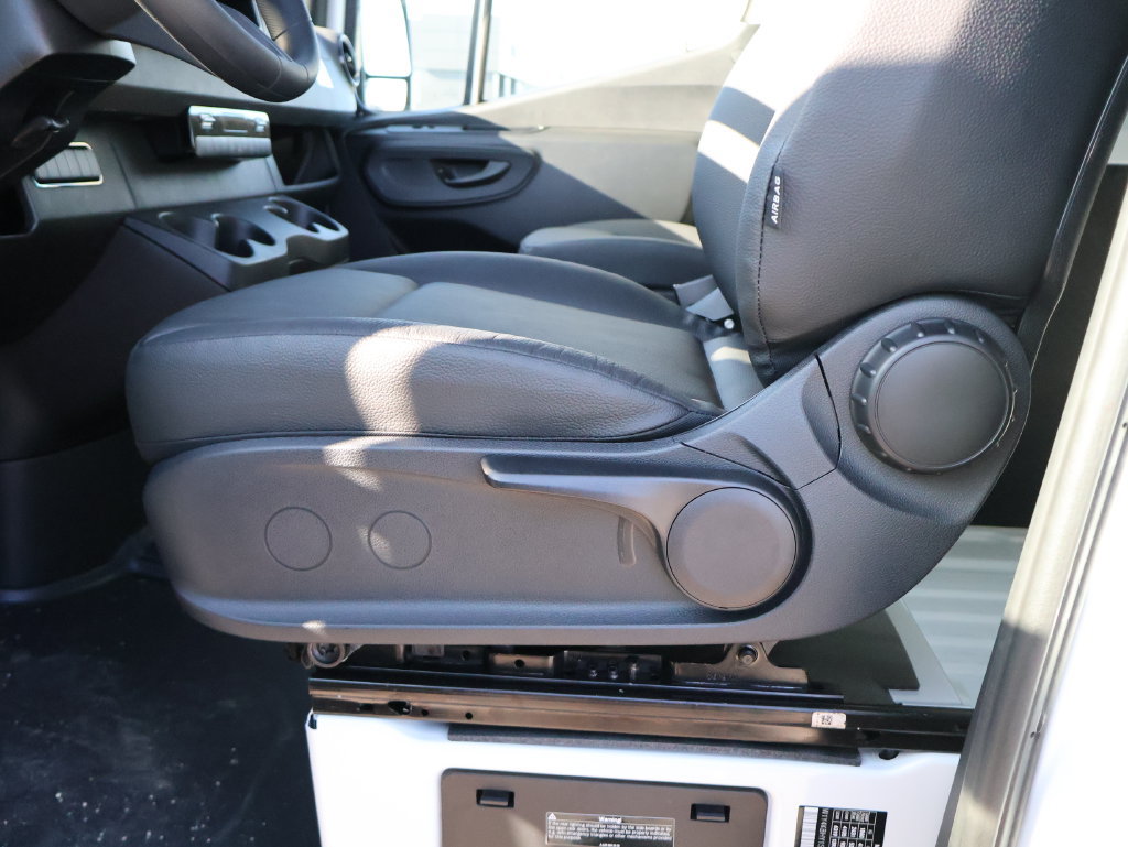 Used 2025 Mercedes-Benz Sprinter 2500 image 37