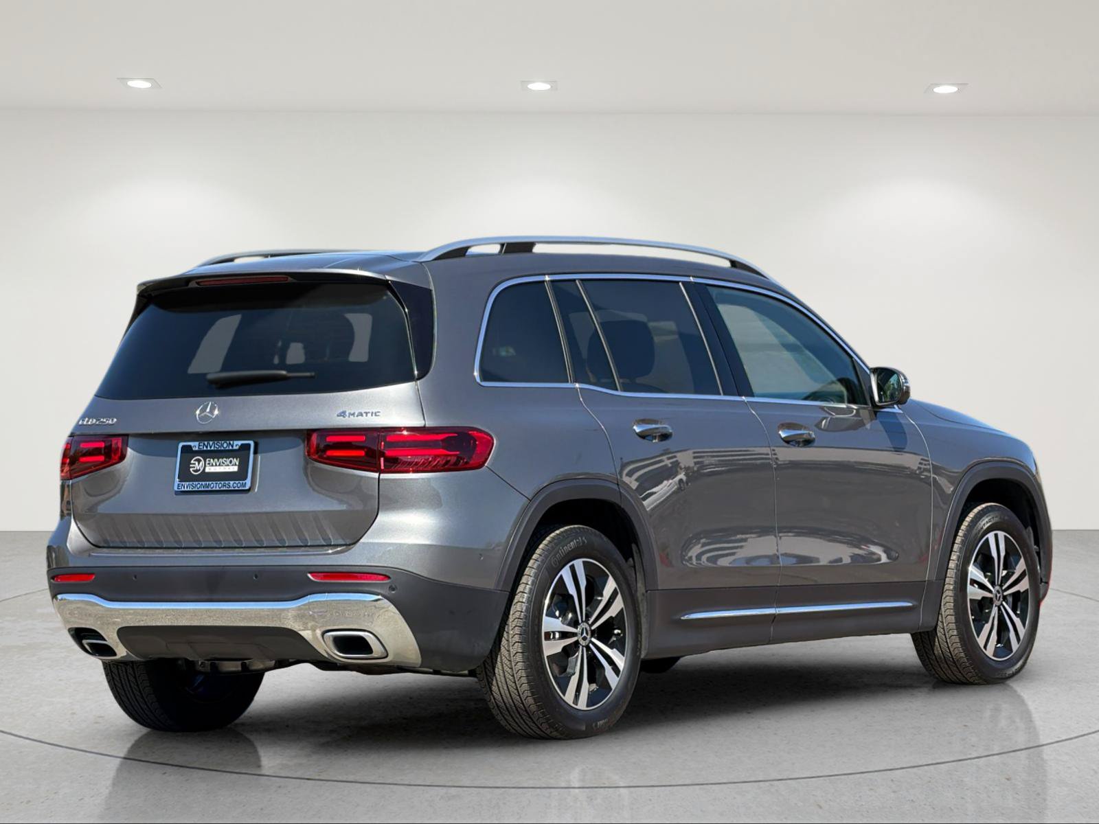 Used 2026 Mercedes-Benz GLB 250 4MATIC image 5